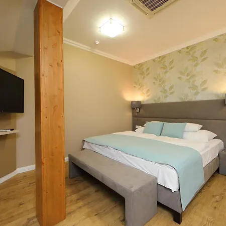 Blaha Lujza 호텔 3*