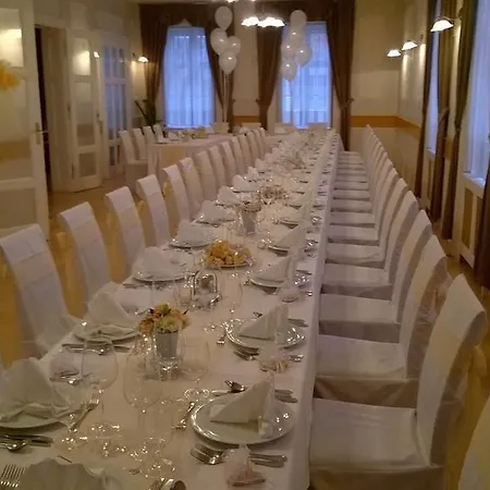 Blaha Lujza 3* 블로톤퓌레드