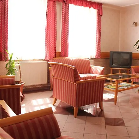 Blaha Lujza ホテル 3*